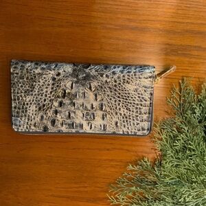 Brahmin Skyler Glacier Melbourne wallet/clutch
